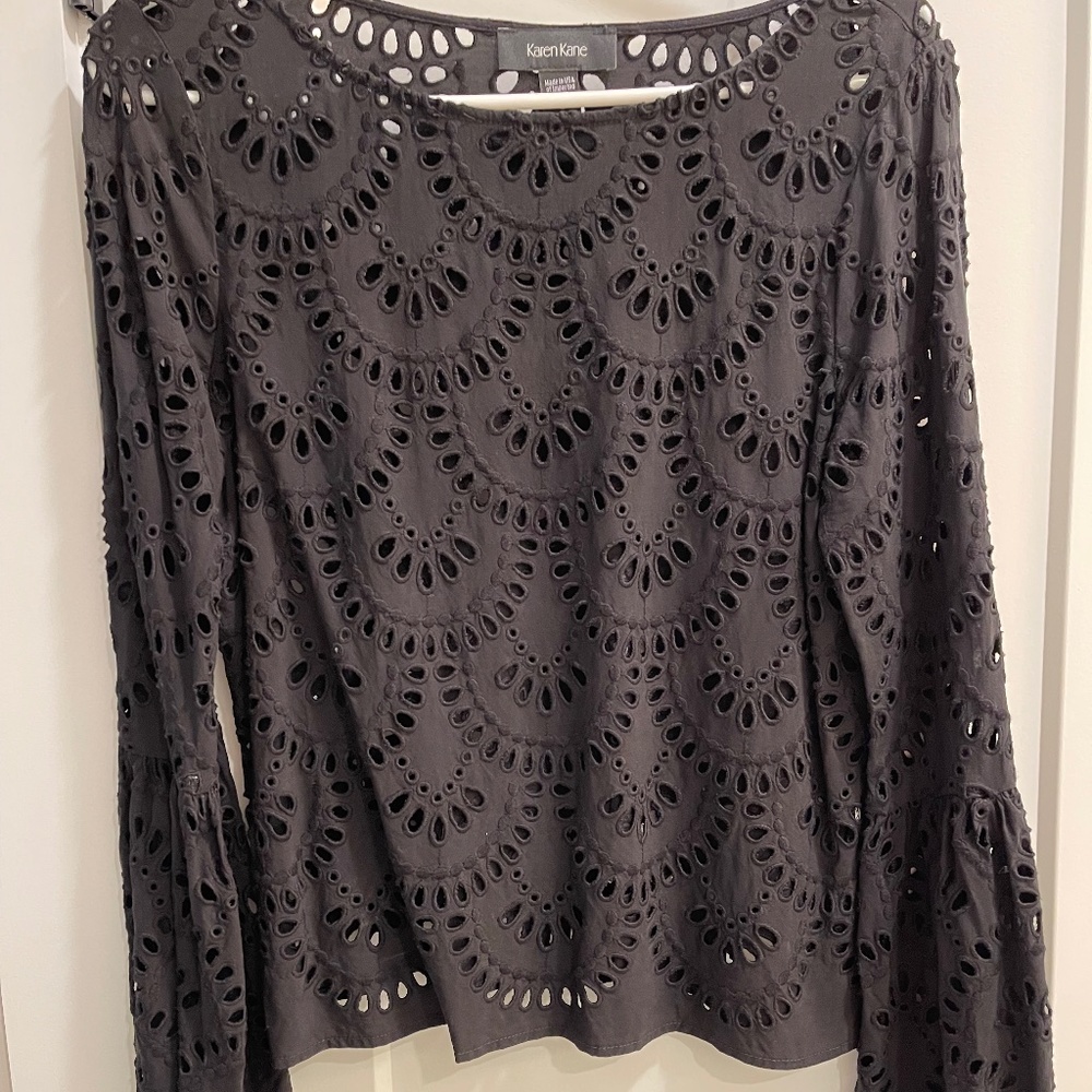 Karen Kane Women’s Black Eyelet Bell Sleeve Top, size small